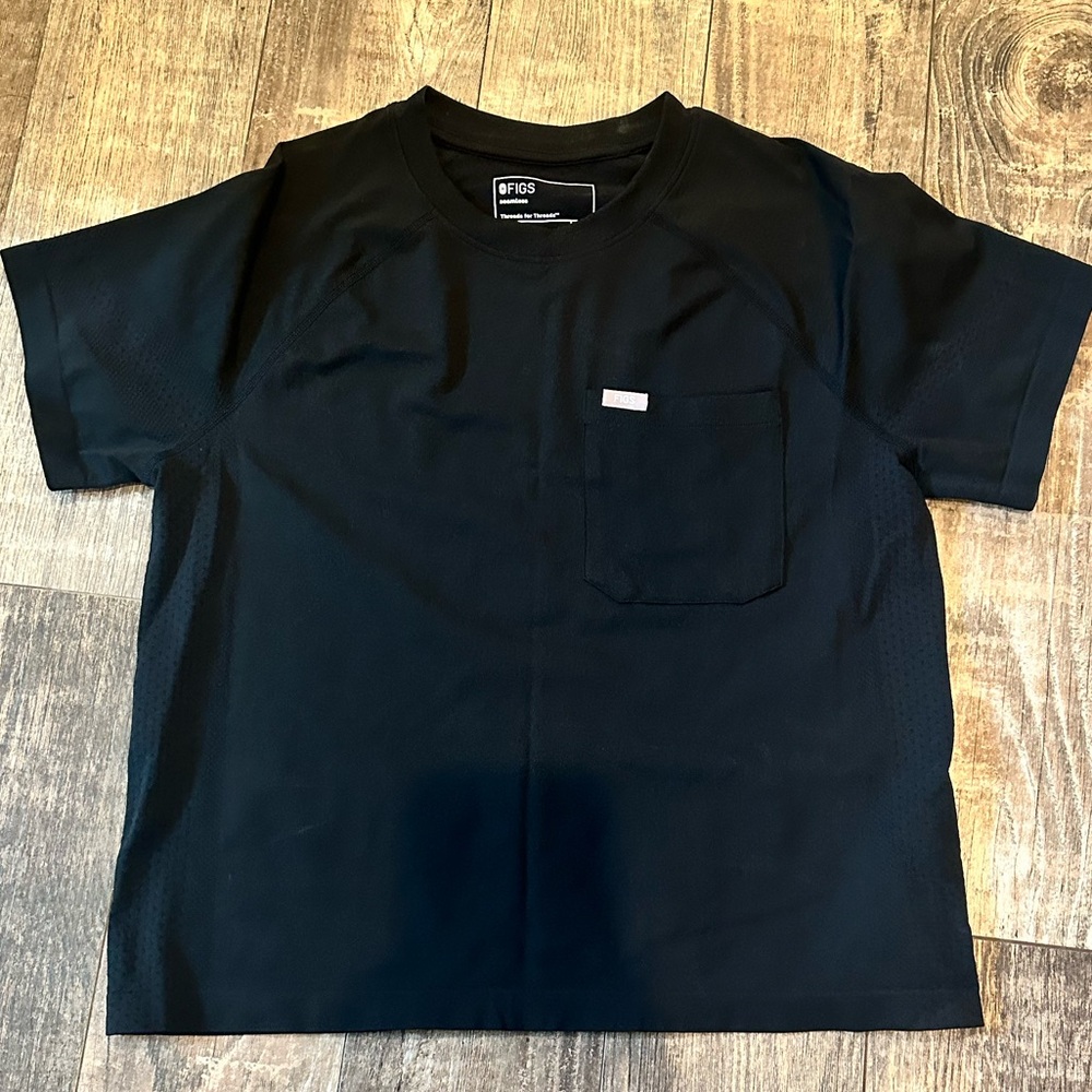 Sm. Figs Scrub Top
